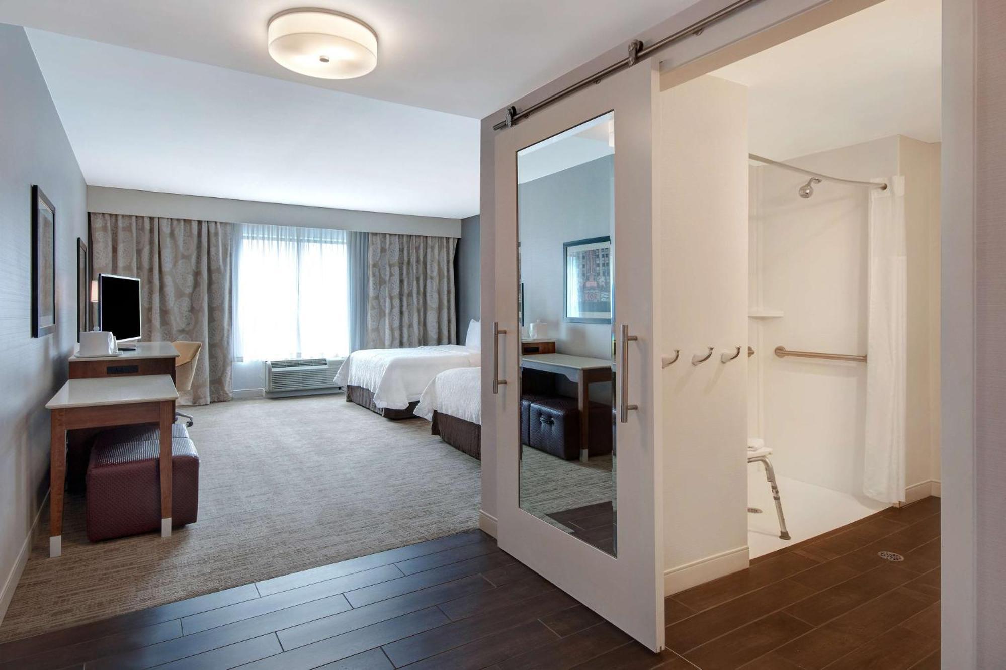 Hotel Hampton & Detroit/troy Clawson