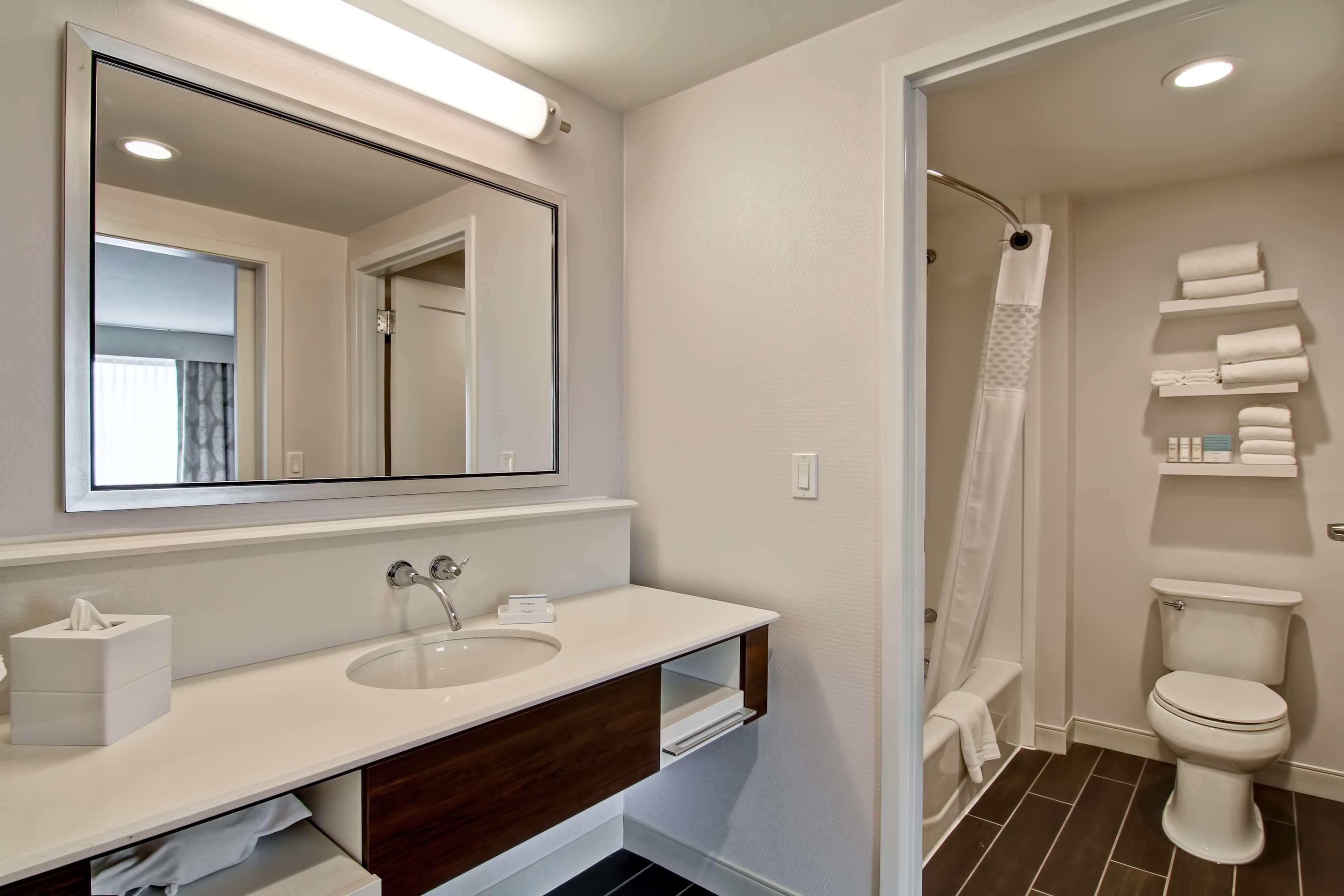 Hampton & Detroit/troy Hotel Clawson