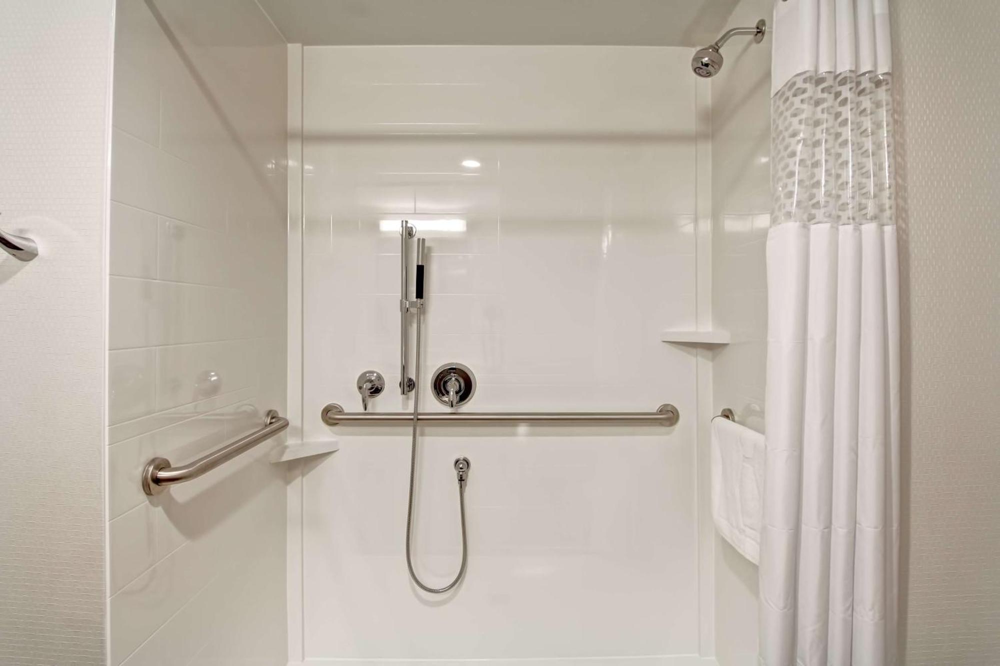 Hotel Hampton & Detroit/troy 3*