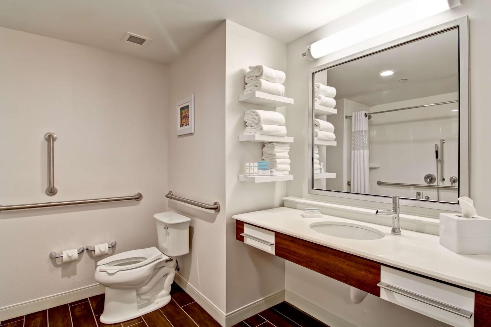 Hampton & Detroit/troy Hotel Clawson