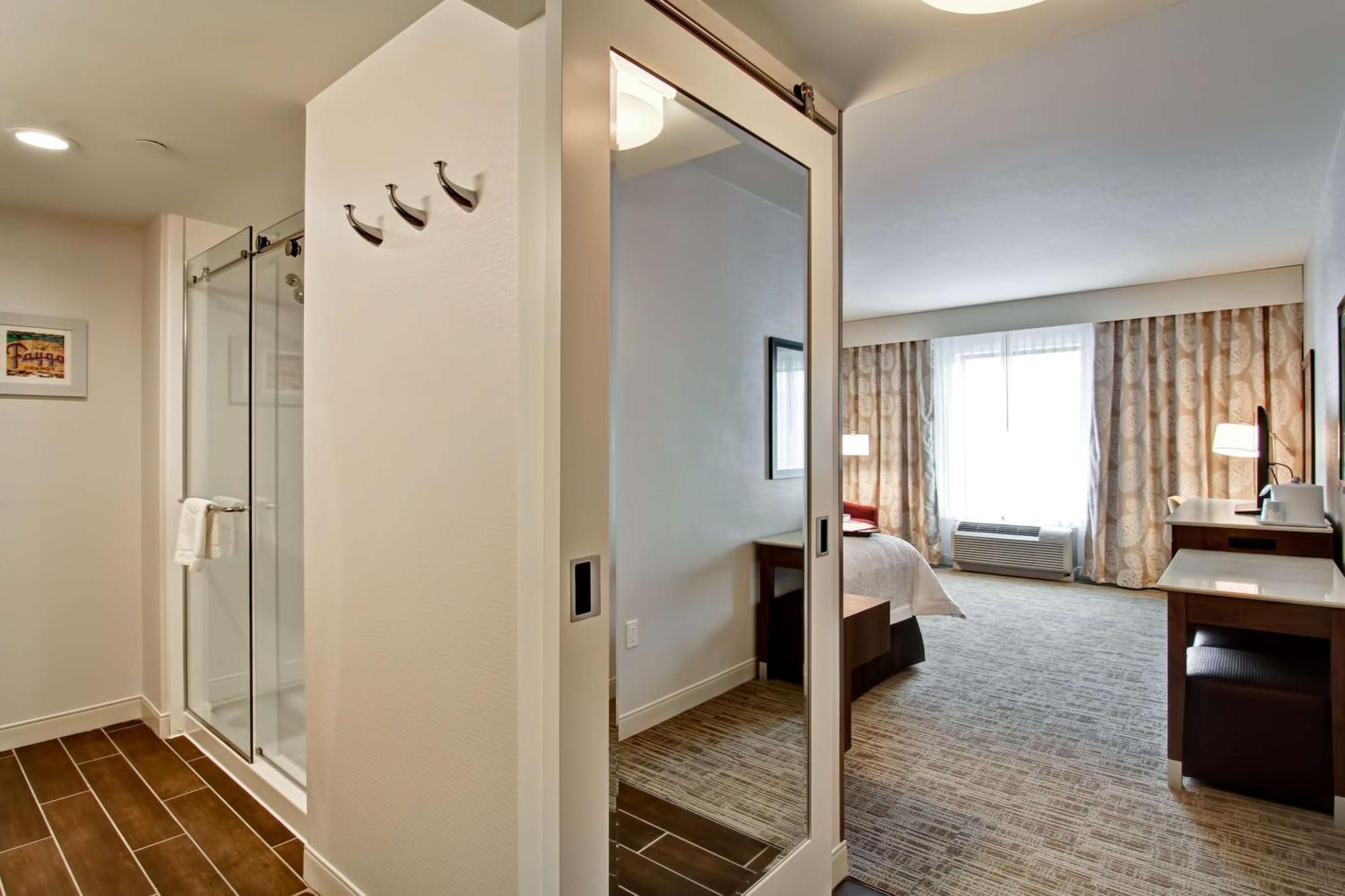 Hotel Hampton & Detroit/troy Clawson